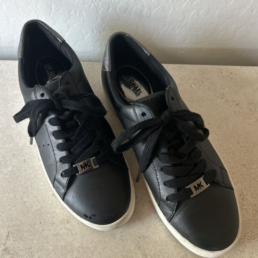 Michael Kors Irving Leather Lace Up Trainers, Black Size 8M - HX18G